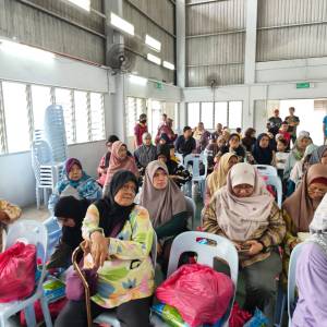 march_2025_ramadhan_bakul_-_food_aid_to_60_warga_emas_from_kpg_kebun_bunga_bt_tiga_shah_alam.jpeg